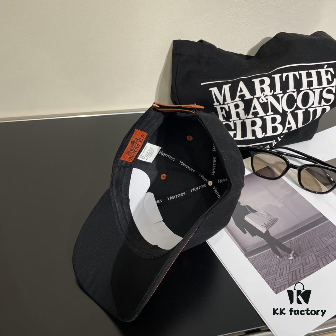 New Arrival HERMÈS (Hermès) Latest Original Quality Baseball Cap, Color-Blocked H Design, Authentic Mold Custom Made, Premium Breathable Canvas Fabric with Original Factory Stainless Steel Adjustable Buckle, Exquisite Craftsmanship, Stylish and Handsome, Exceptional Quality
