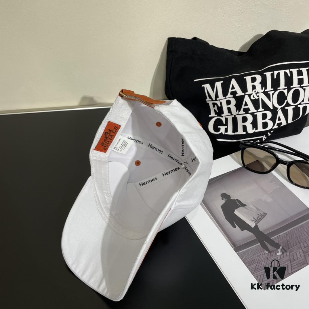 New Arrival HERMÈS Latest Style Authentic Single Baseball Cap, Color-Blocked H, Official Mold Custom Made, Original Breathable Canvas Fabric with Factory Stainless Steel Adjustable Buckle, Exquisite Craftsmanship, Stylish and Handsome, Premium Quality