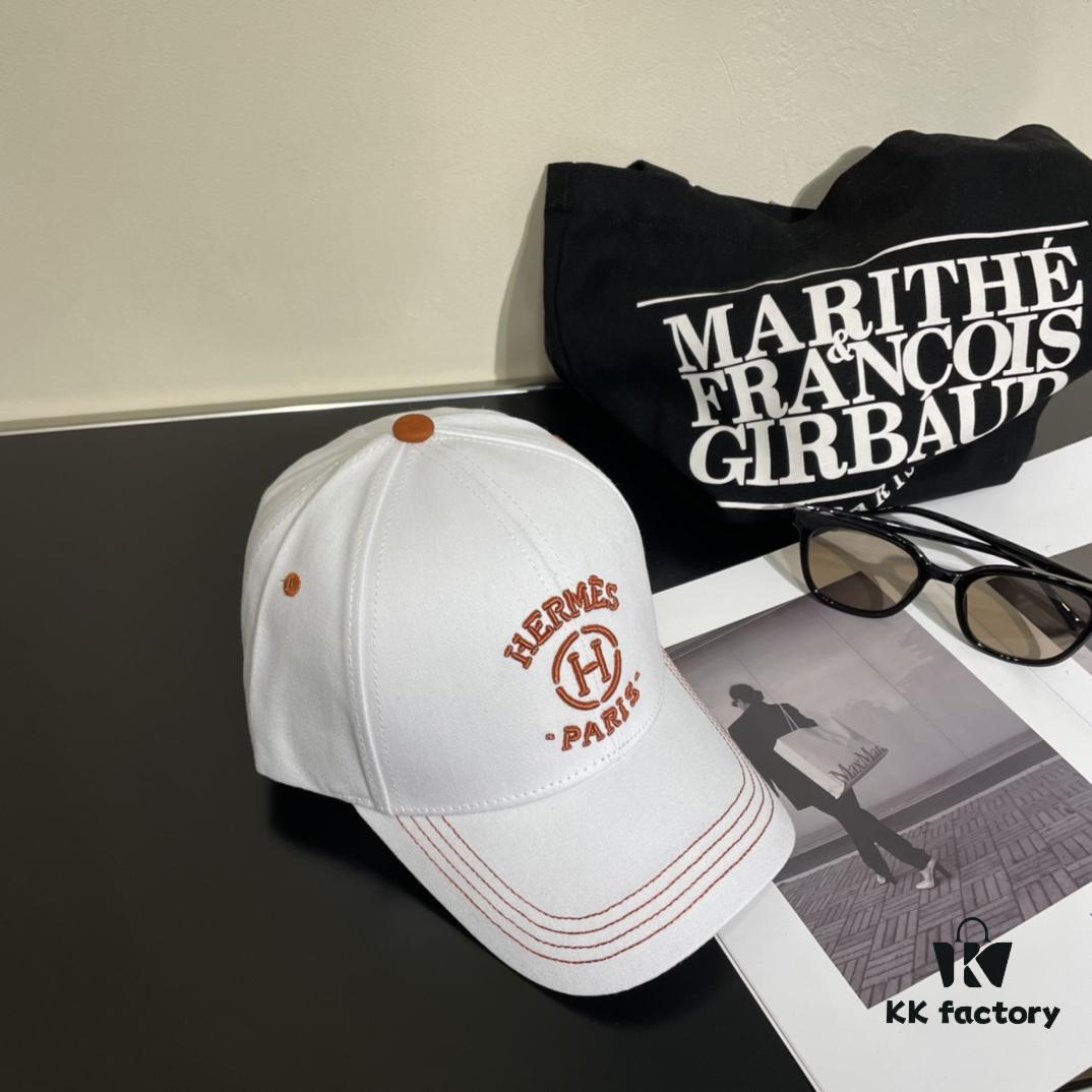 New Arrival HERMÈS Latest Style Authentic Single Baseball Cap, Color-Blocked H, Official Mold Custom Made, Original Breathable Canvas Fabric with Factory Stainless Steel Adjustable Buckle, Exquisite Craftsmanship, Stylish and Handsome, Premium Quality