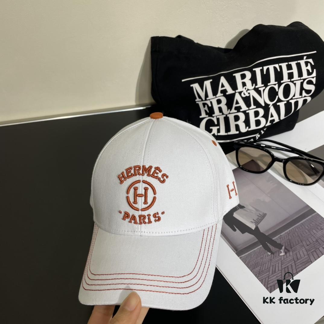 New Arrival HERMÈS Latest Style Authentic Single Baseball Cap, Color-Blocked H, Official Mold Custom Made, Original Breathable Canvas Fabric with Factory Stainless Steel Adjustable Buckle, Exquisite Craftsmanship, Stylish and Handsome, Premium Quality