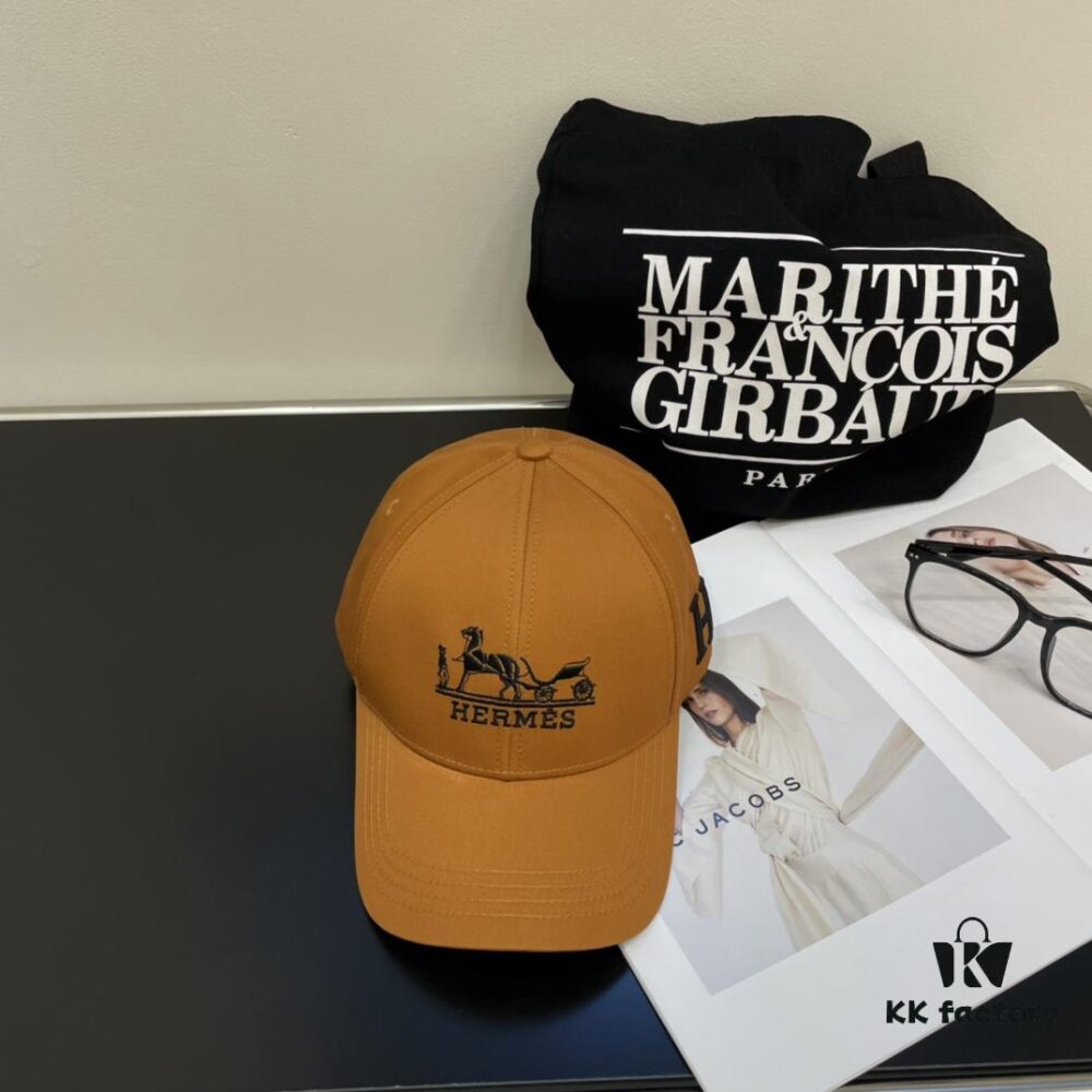 New Arrival HERMÈS (Hermes) Latest Original Single Baseball Cap, Color-Blocked H Design, Authentic Mold Custom Made, Premium Breathable Canvas Fabric with Original Factory Stainless Steel Adjustable Buckle, Exquisite Craftsmanship, Stylish and Handsome, Superior Quality