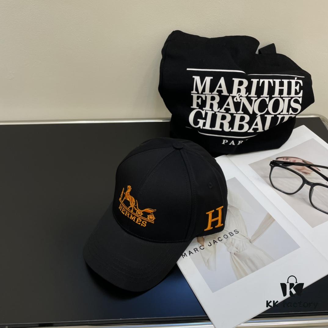 New Arrival HERMÈS Latest Original Design Baseball Cap, Color-Block H Logo, Authentic Mold Custom Made, Premium Breathable Canvas Fabric with Original Factory Stainless Steel Adjustable Buckle, Exquisite Craftsmanship, Stylish and Handsome, Outstanding Quality