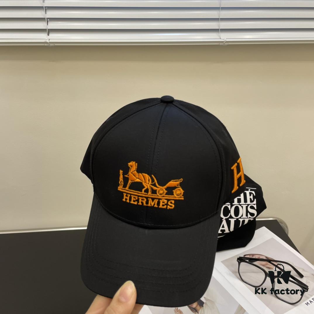 New Arrival HERMÈS Latest Original Design Baseball Cap, Color-Block H Logo, Authentic Mold Custom Made, Premium Breathable Canvas Fabric with Original Factory Stainless Steel Adjustable Buckle, Exquisite Craftsmanship, Stylish and Handsome, Outstanding Quality