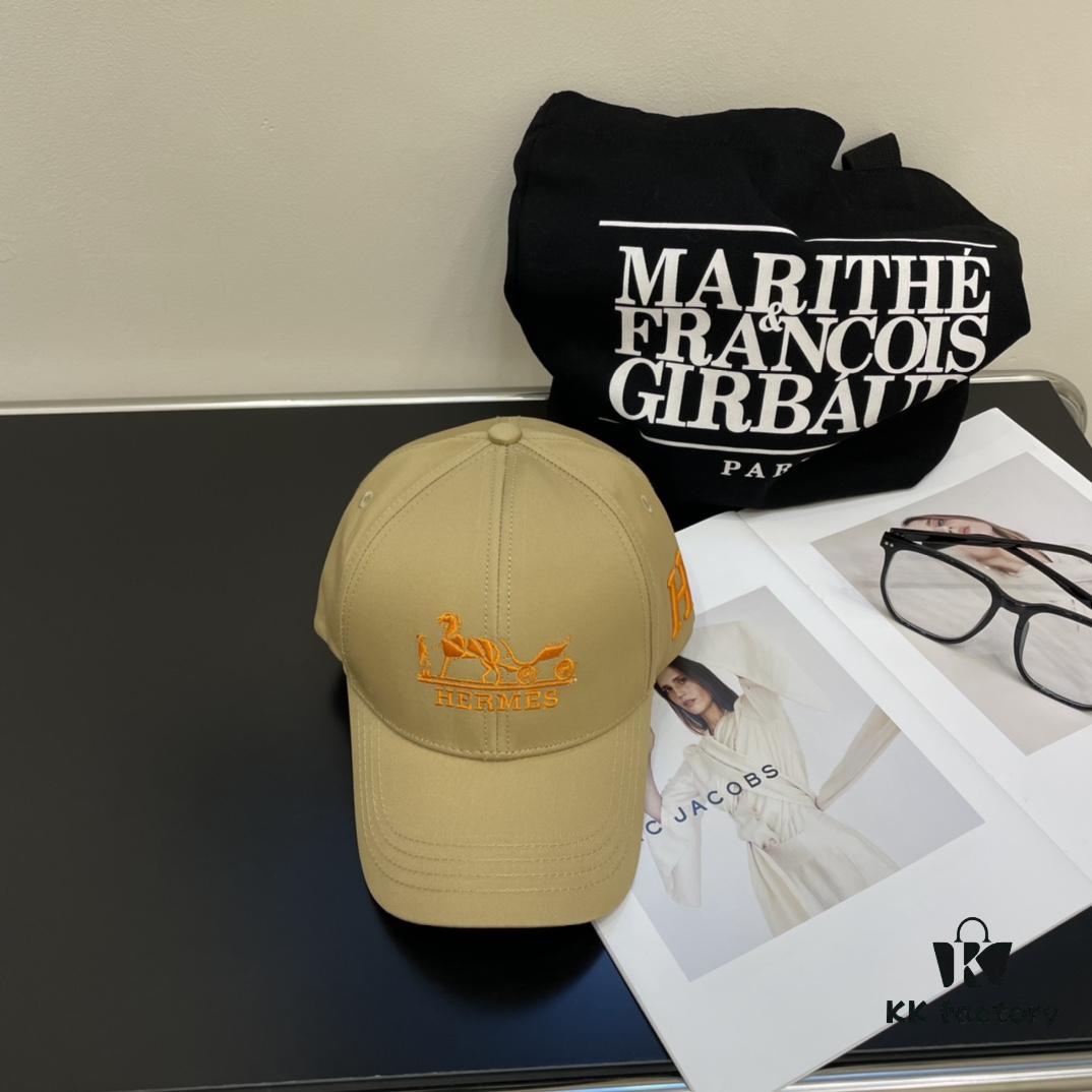 New Arrival HERMÈS Latest Authentic-style Baseball Cap, Color-block H Design, Premium Canvas Material with Original Steel Adjustable Buckle, Exquisite Craftsmanship, Fashionable and Breathable