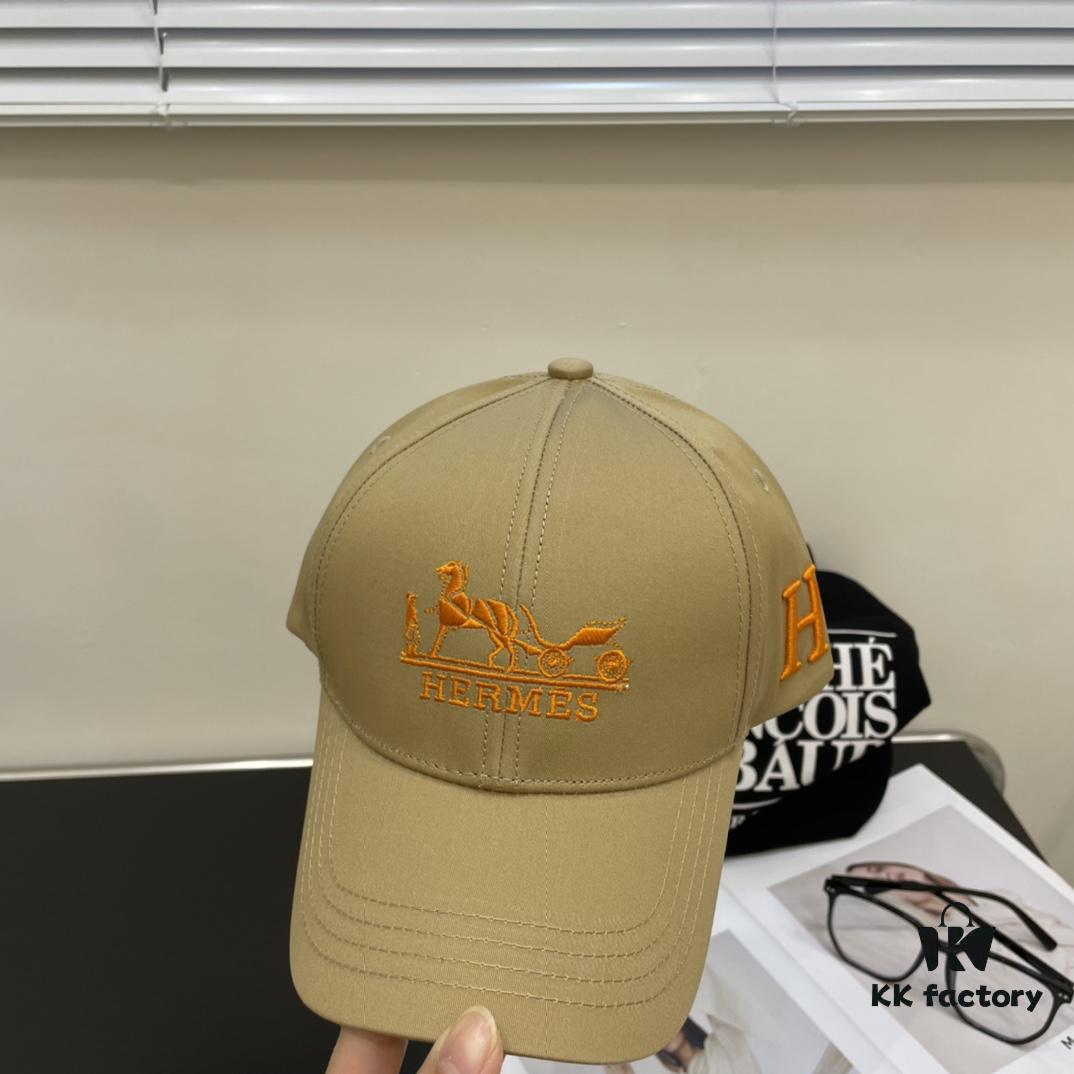 New Arrival HERMÈS Latest Authentic-style Baseball Cap, Color-block H Design, Premium Canvas Material with Original Steel Adjustable Buckle, Exquisite Craftsmanship, Fashionable and Breathable