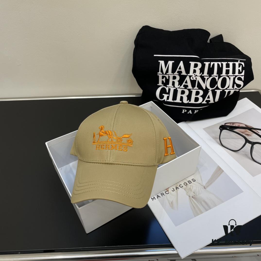 New Arrival HERMÈS Latest Authentic-style Baseball Cap, Color-block H Design, Premium Canvas Material with Original Steel Adjustable Buckle, Exquisite Craftsmanship, Fashionable and Breathable