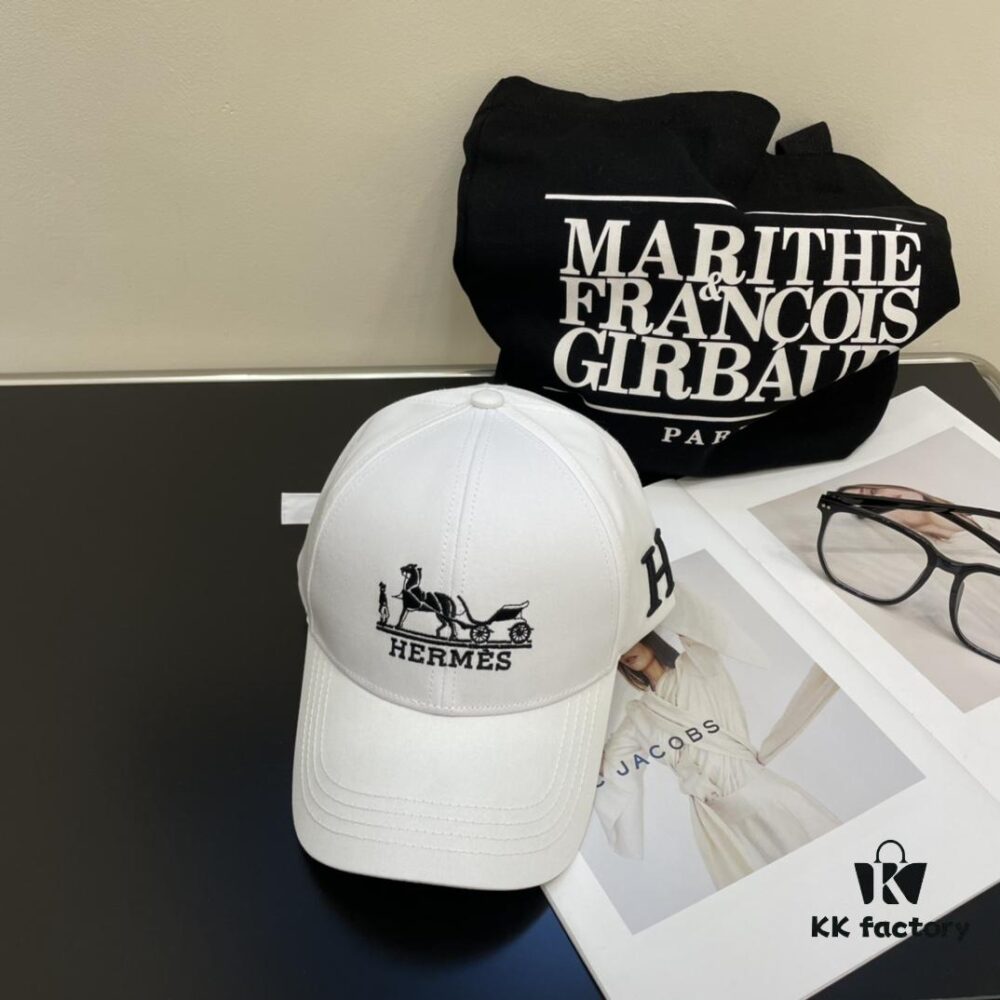 New Arrival HERMÈS (Hermes) Latest Style Original Single Baseball Cap, Color-Blocked H, Authentic Mold Custom-Made, Premium Breathable Canvas Fabric with Original Factory Stainless Steel Adjustable Buckle, Exquisite Craftsmanship, Stylish and Handsome, Outstanding Quality