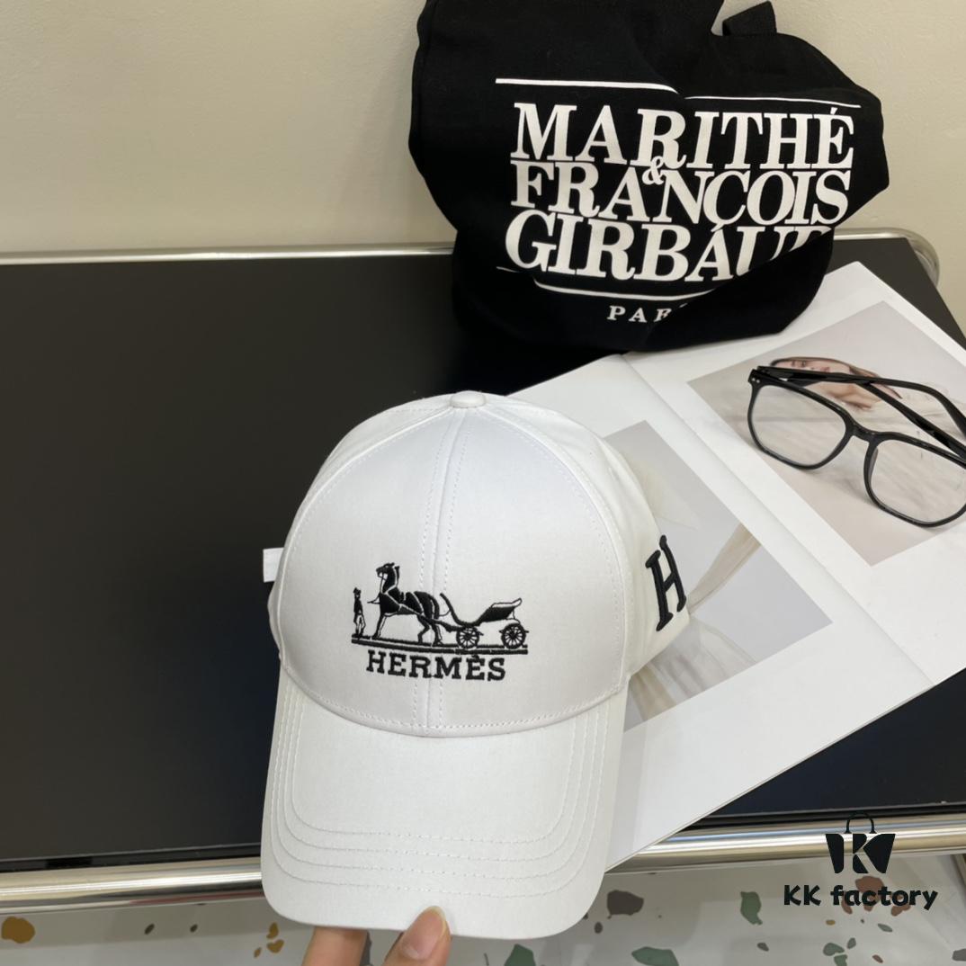 New Arrival HERMÈS (Hermes) Latest Style Original Single Baseball Cap, Color-Blocked H, Authentic Mold Custom-Made, Premium Breathable Canvas Fabric with Original Factory Stainless Steel Adjustable Buckle, Exquisite Craftsmanship, Stylish and Handsome, Outstanding Quality