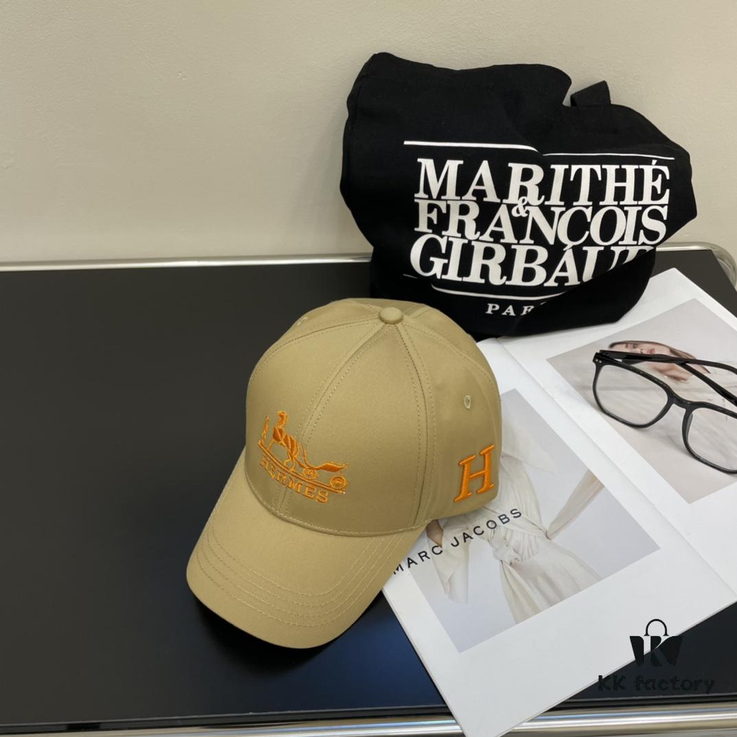 New Arrival HERMÈS Latest Authentic-style Baseball Cap, Color-block H Design, Premium Canvas Material with Original Steel Adjustable Buckle, Exquisite Craftsmanship, Fashionable and Breathable