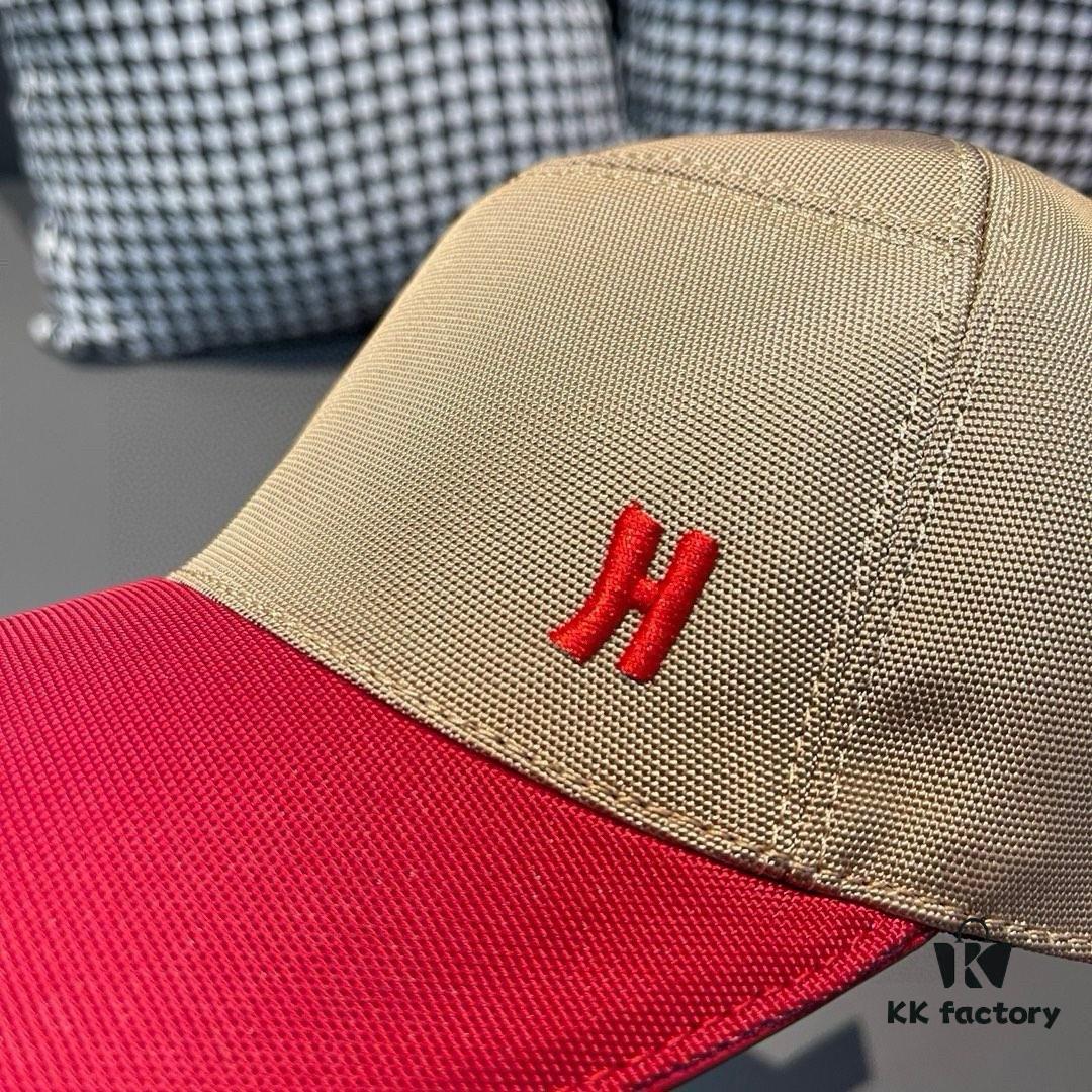HERMÈS (Hermes) Latest Original Single Baseball Cap, Color-Block H Design, Authentic Mold Custom-Made, High-Quality Breathable Canvas Fabric with Genuine Top-Layer Leather, Original Factory Stainless Steel Adjustable Buckle
