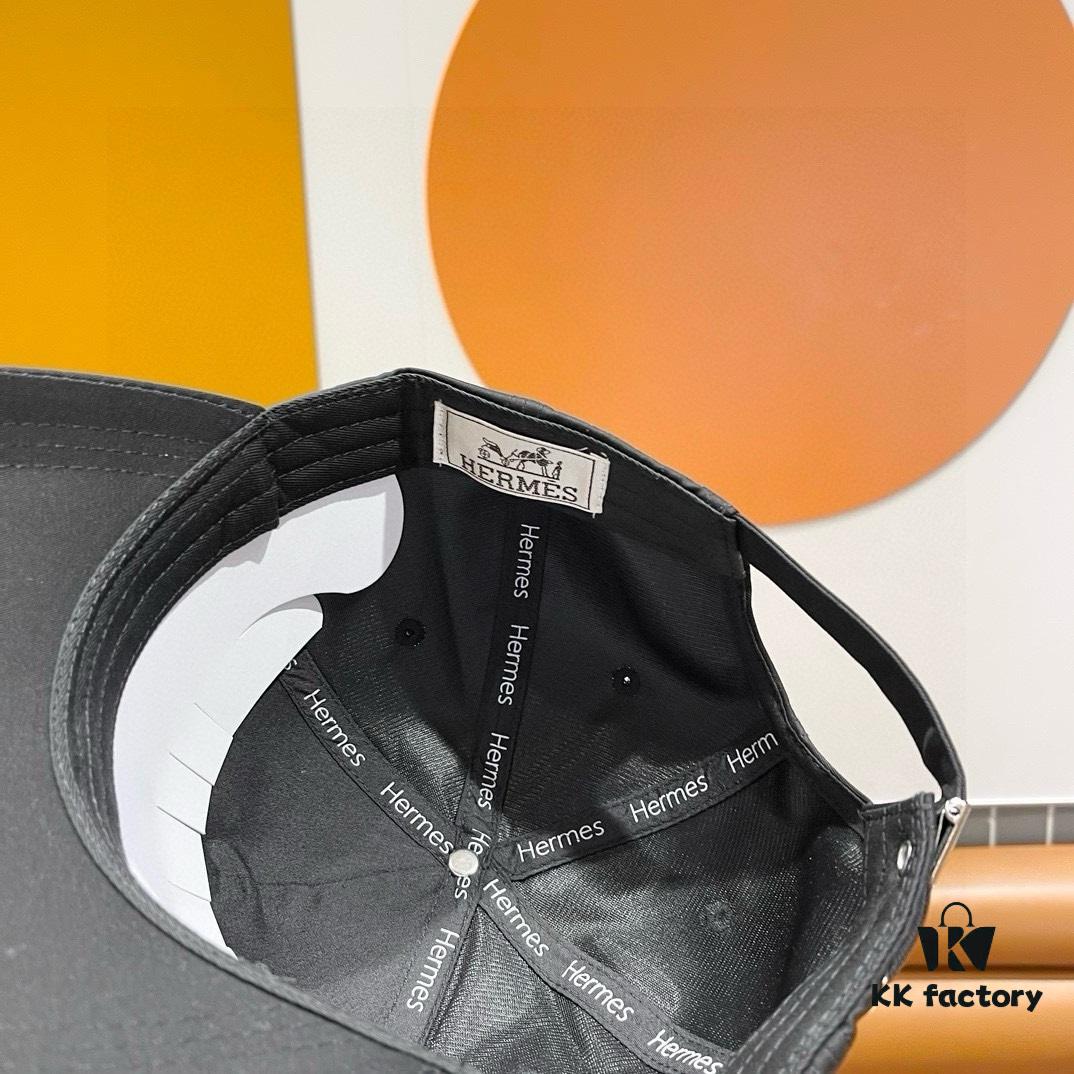 New Arrival HERMÈS Latest Original Quality Baseball Cap, Color-Blocked H Design, Authentic Mold Custom-Made, Premium Breathable Canvas Fabric with Original Steel Adjustable Buckle, Exquisite Craftsmanship, Stylish and Handsome, Outstanding Quality