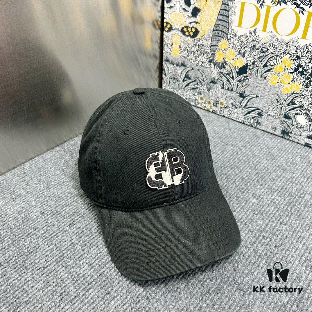 Balenciaga New Solid Color Baseball Cap