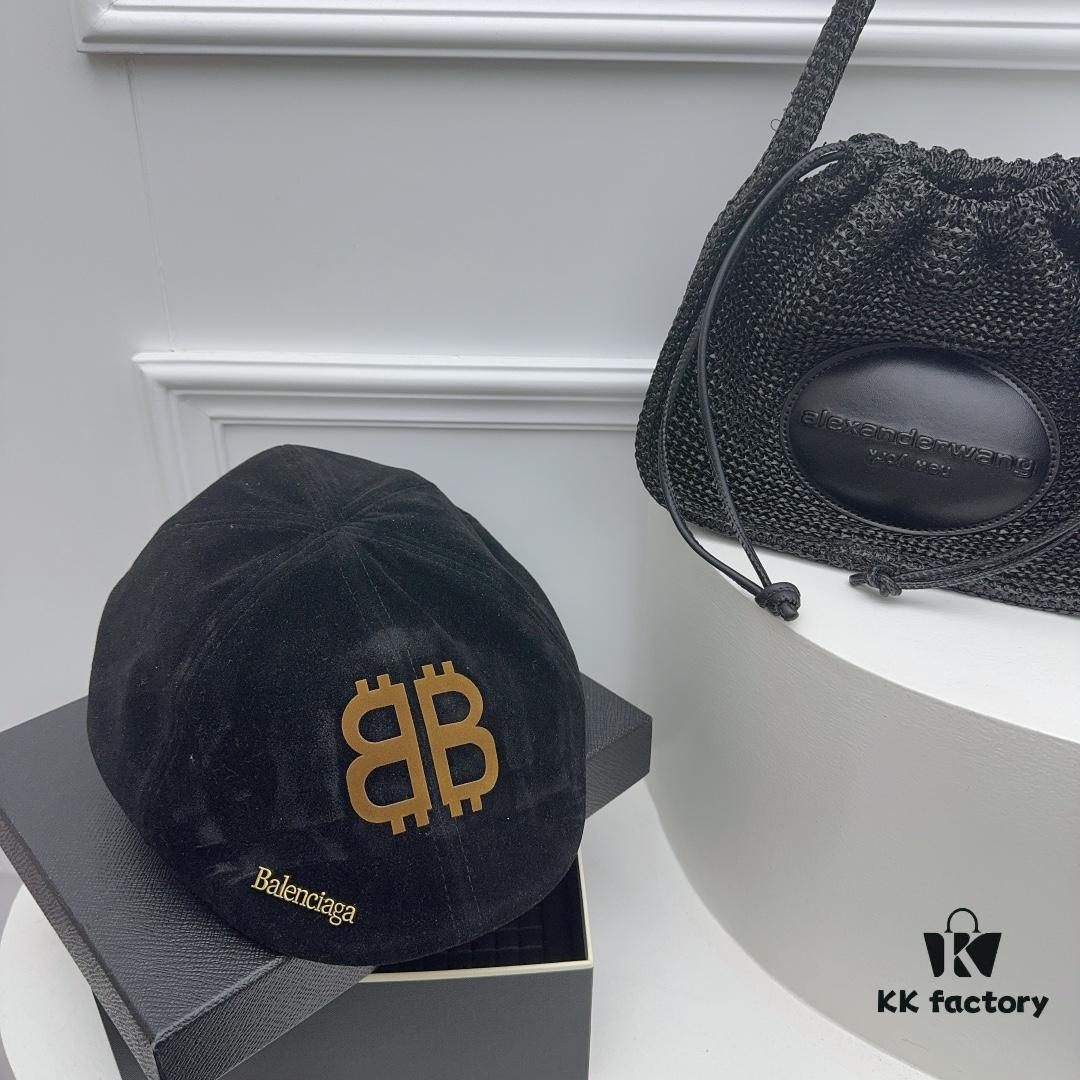 Balenciaga New Arrival ✓ Beige Vintage-Style Forward Cap, Early Autumn Suede Fabric with Exceptional Texture 🤎🖤