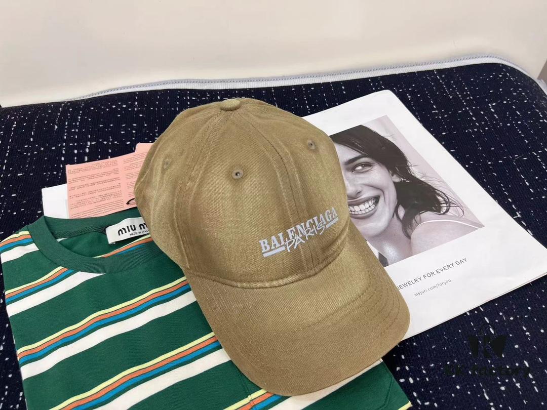 Balencia New Arrival Baseball Cap with Distressed Craftsmanship, Premium Look Unisex Fishing Hat Knit Cap