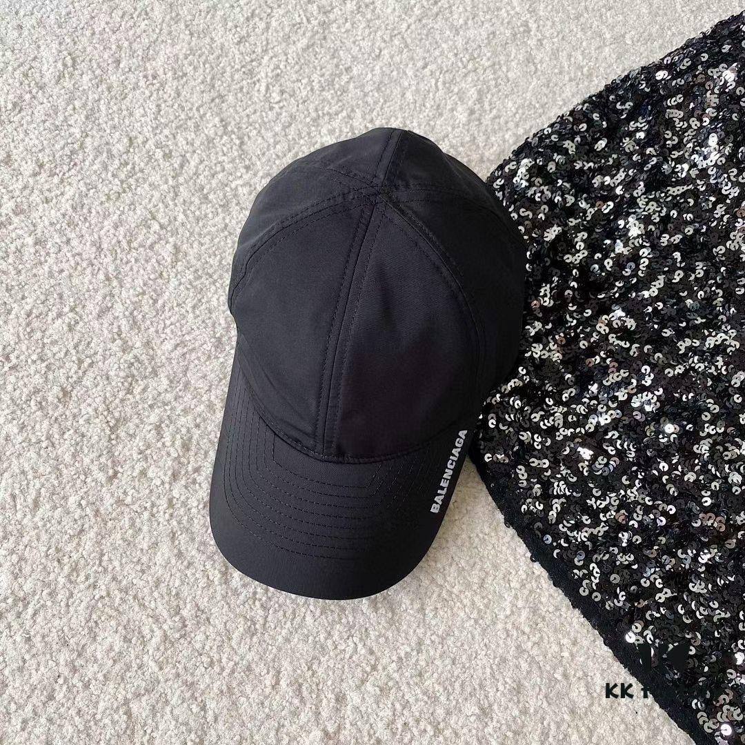 BALENCIA - Letter Logo Baseball Cap