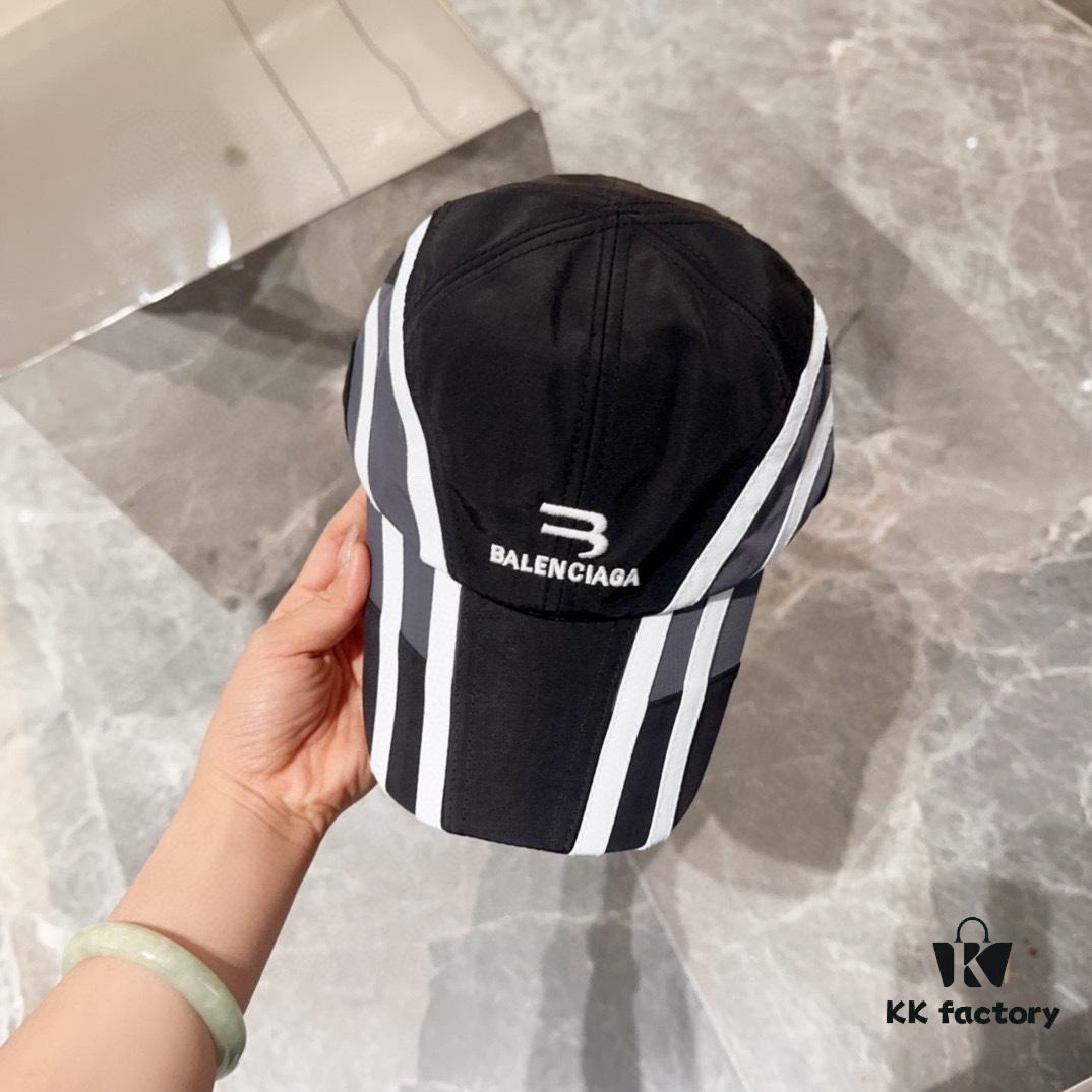 BALENCIAGA Official Style