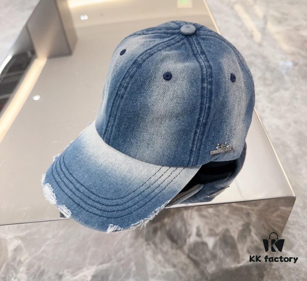 BALENCIAGA 🆕 Spring New Arrival Stylish Baseball Cap, High-Quality Denim Fabric, Excellent Breathability, Suitable for All Seasons