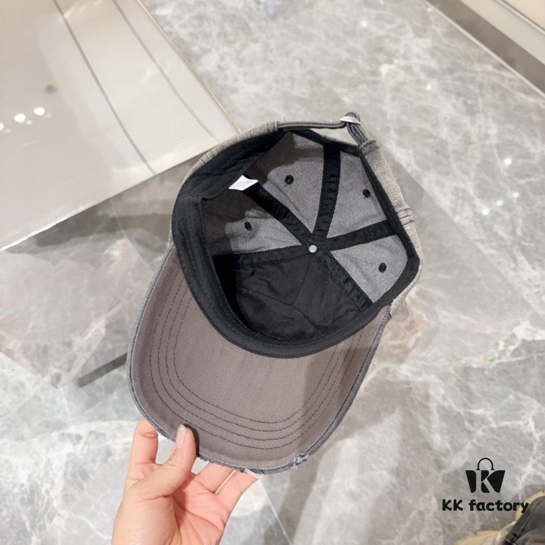 BALENCIAGA New Spring Arrival Stylish Baseball Cap, High-Quality Denim Fabric, Excellent Breathability, Suitable for All Seasons