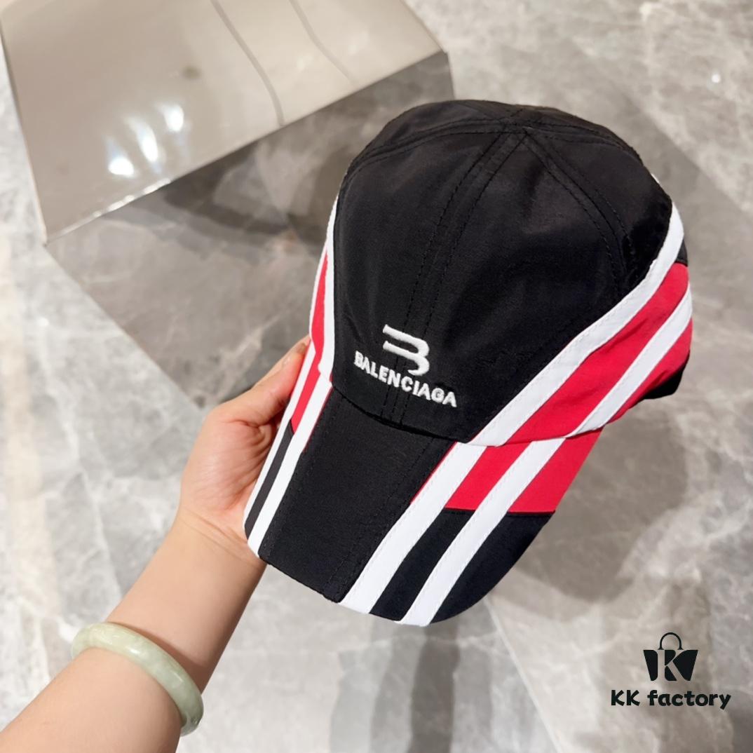 BALENCIAGA Official Style