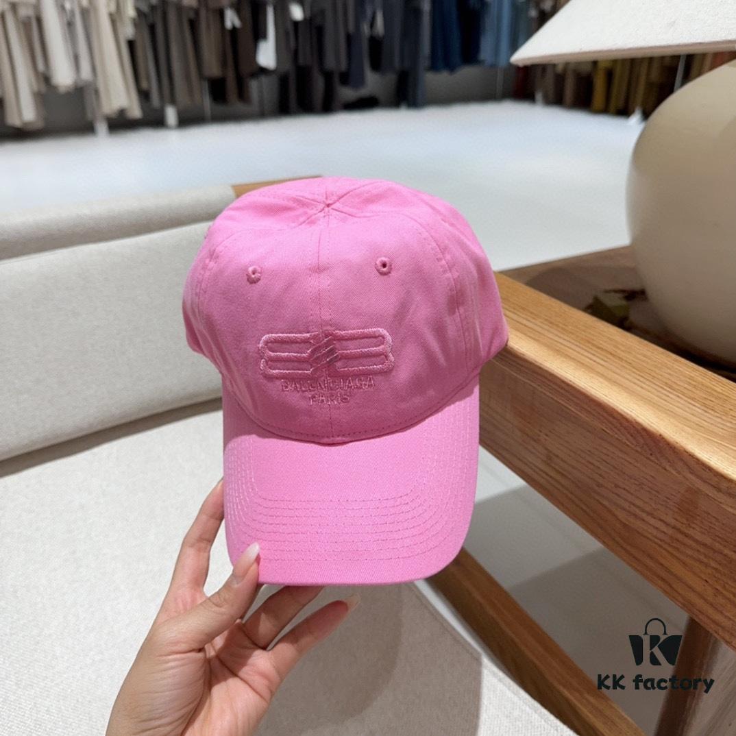 BALENCIAGA Spring New Arrival Stylish Baseball Cap with Excellent Breathability, Unisex Fashion Knit Cap for All Seasons