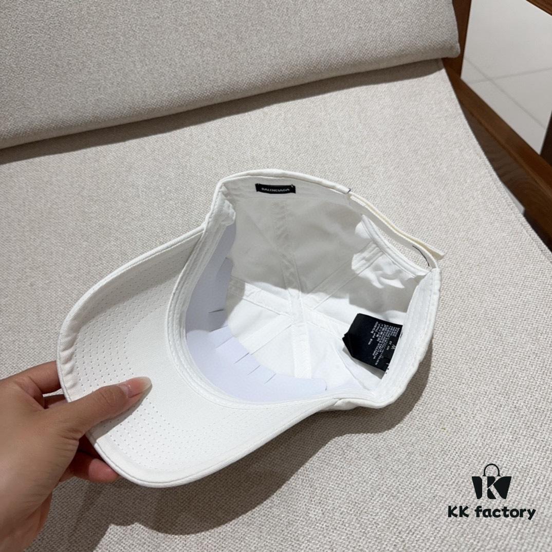 BALENCIAGA Spring New Arrival Stylish Baseball Cap with Excellent Breathability, Unisex Fashion Knit Cap for All Seasons