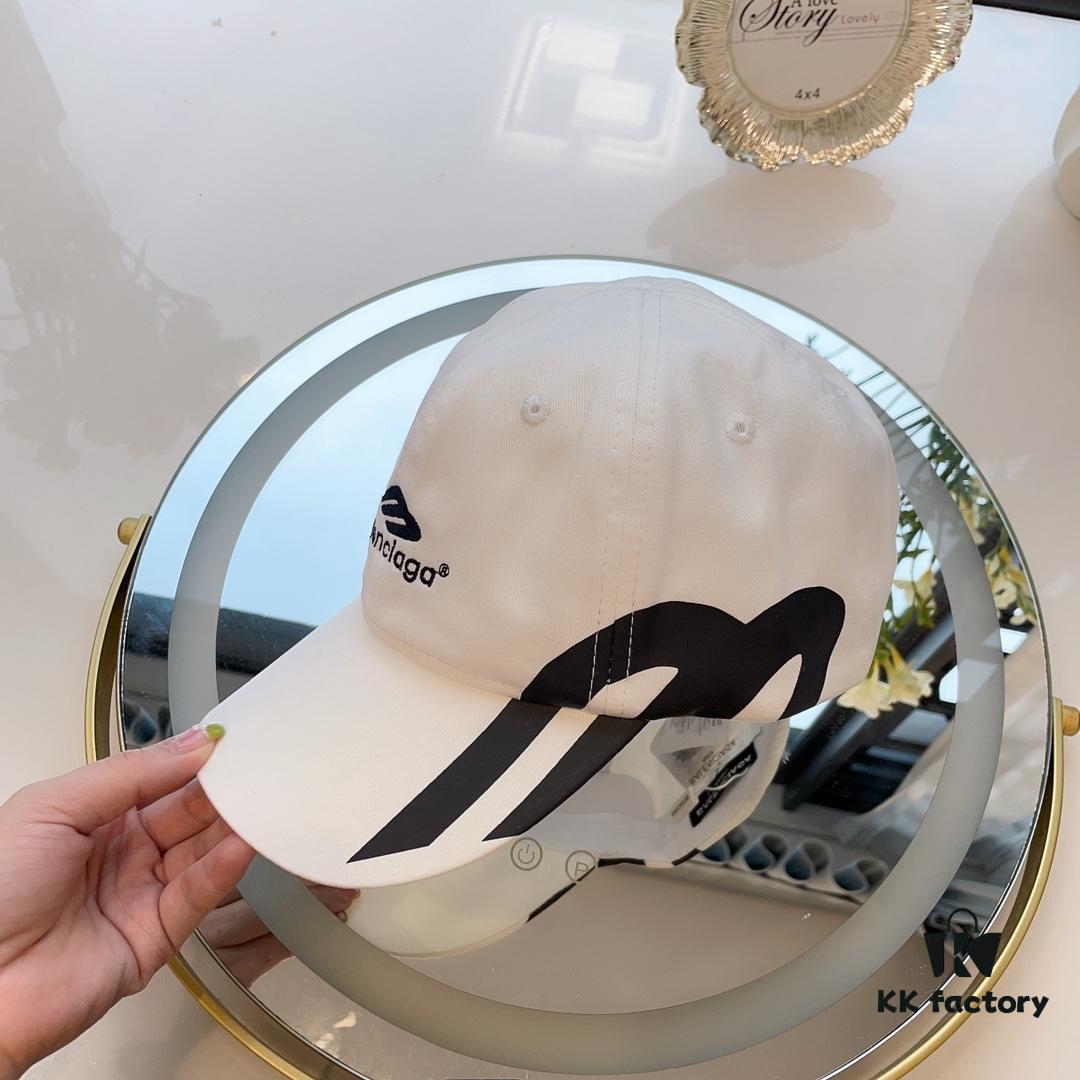 Balenciaga 🆕 Spring New Arrival Stylish Baseball Cap, High-Quality Breathable Design, Unisex Fashion Accessory for All Seasons – Perfect as a Baseball, Fisherman or Knit Hat