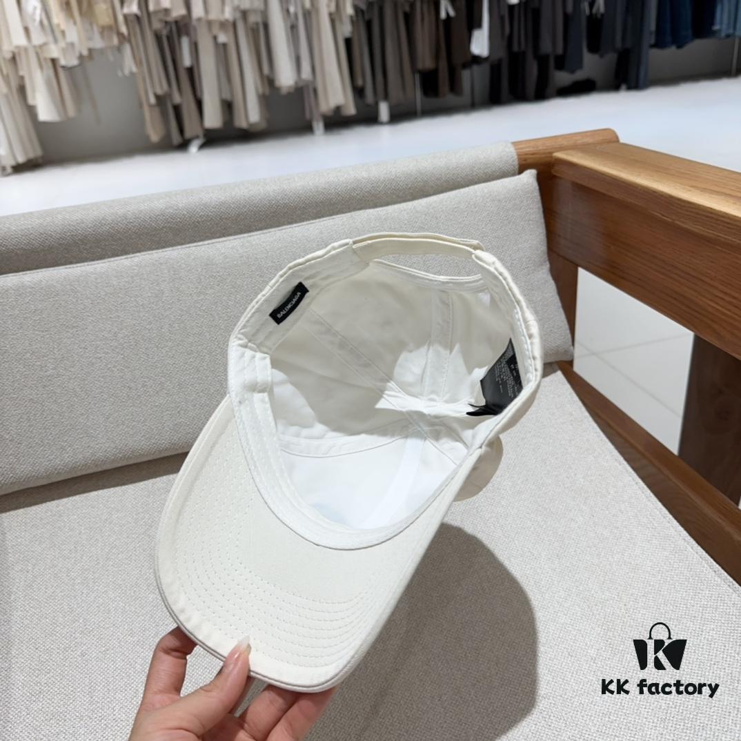 BALENCIAGA Spring New Arrival Stylish Baseball Cap with Excellent Breathability, Unisex Fashion Knit Cap for All Seasons