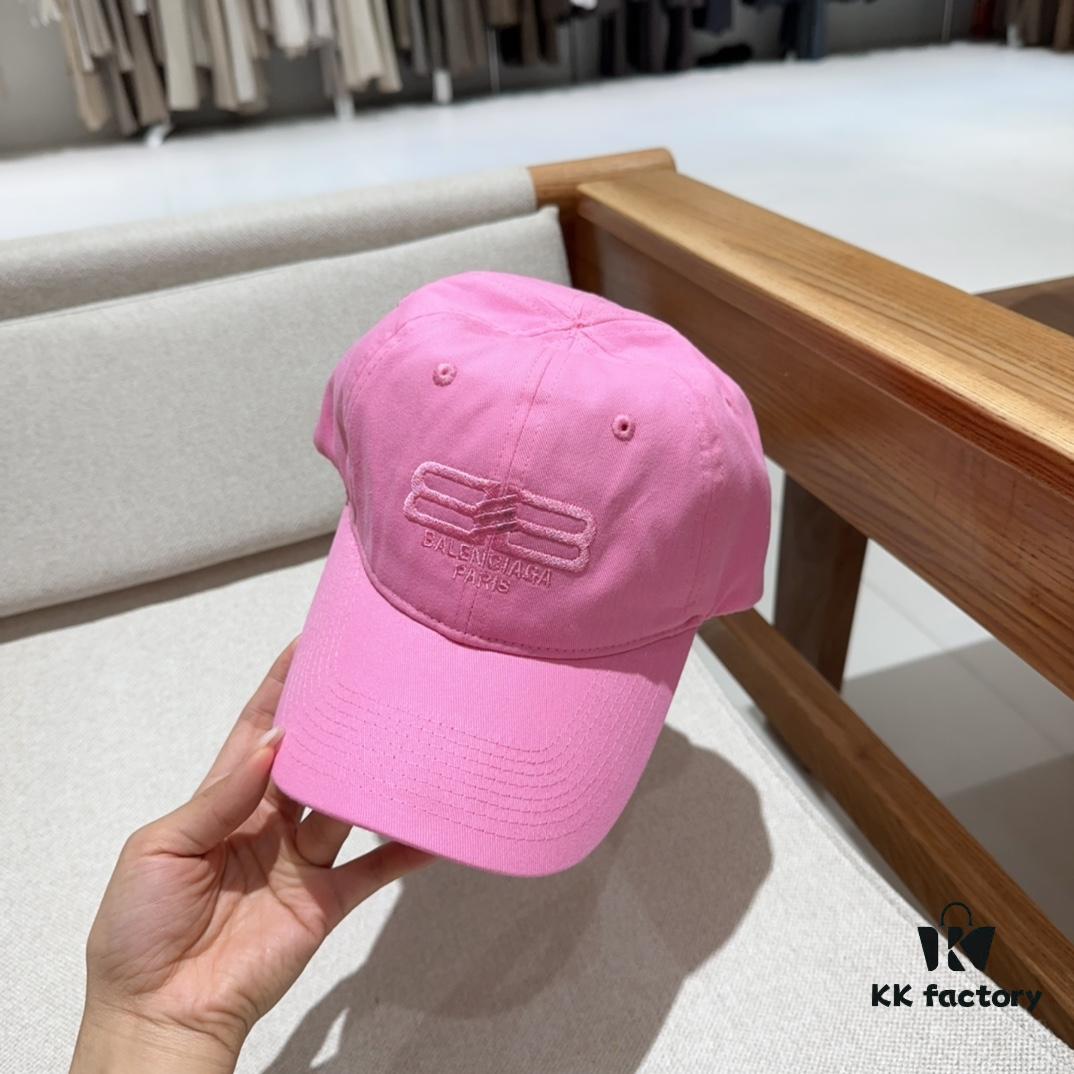 BALENCIAGA Spring New Arrival Stylish Baseball Cap with Excellent Breathability, Unisex Fashion Knit Cap for All Seasons