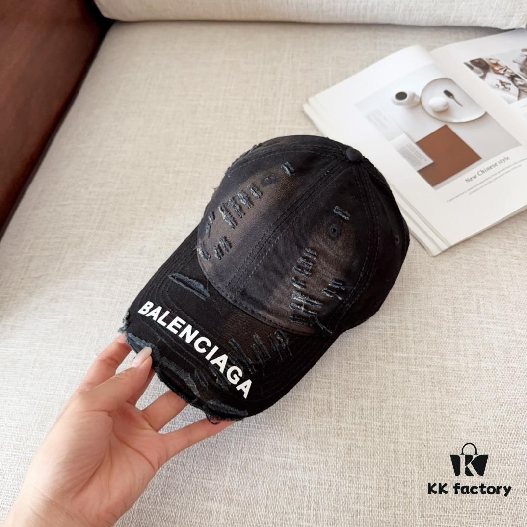 BALENCIAGA New Arrival Stylish Baseball Cap, High-Quality Breathable Design for All Seasons