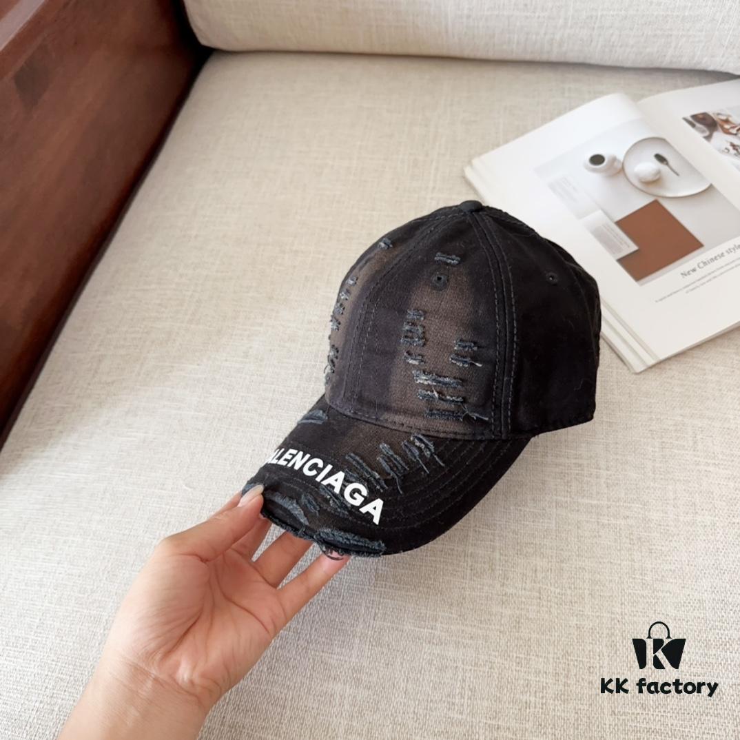 BALENCIAGA New Arrival Stylish Baseball Cap, High-Quality Breathable Design for All Seasons