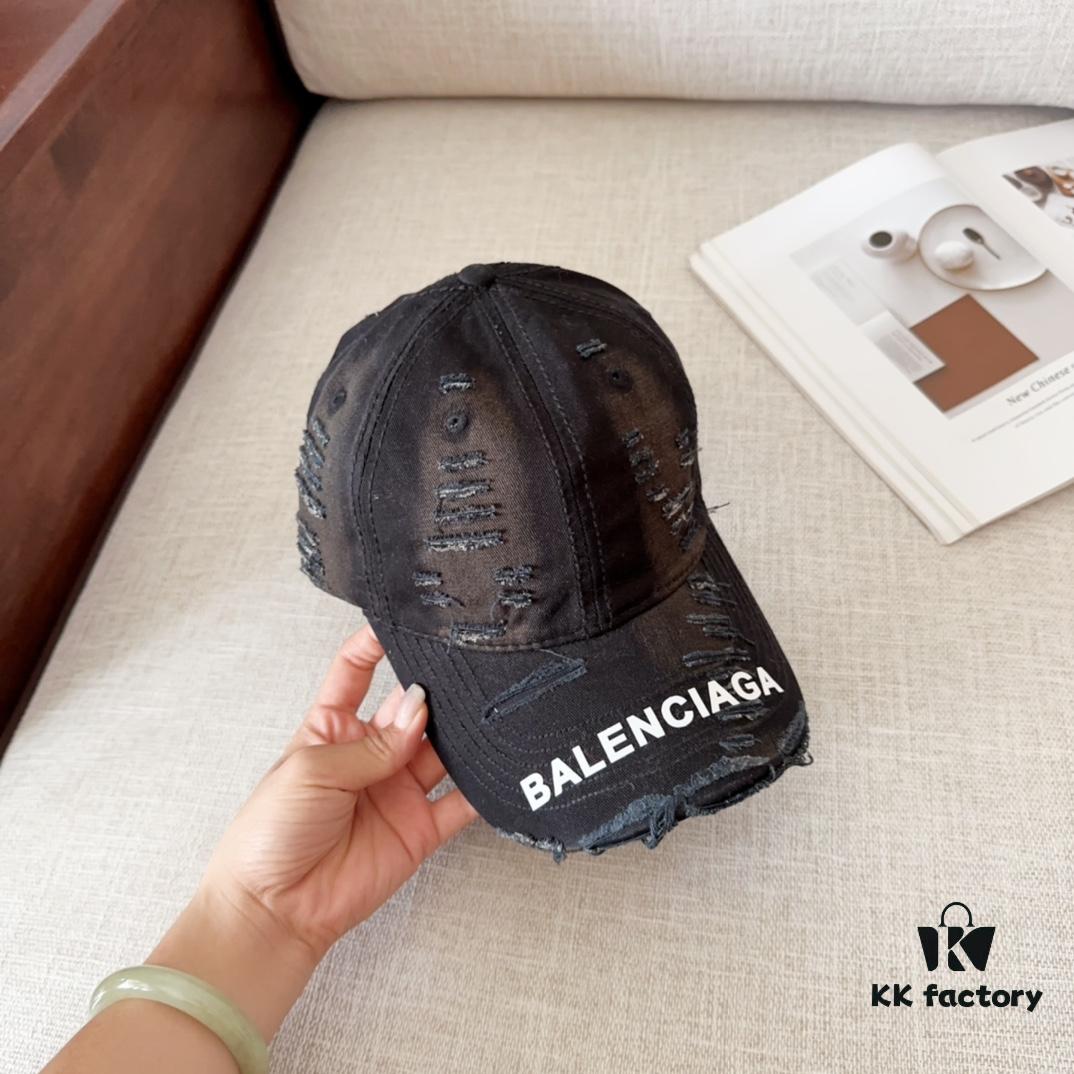 BALENCIAGA New Arrival Stylish Baseball Cap, High-Quality Breathable Design for All Seasons