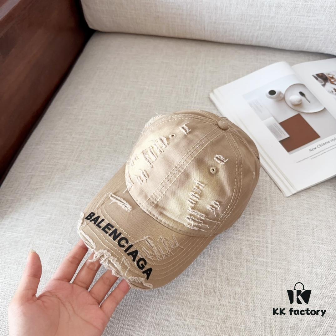BALENCIAGA New Arrival Stylish Baseball Cap, High-Quality Breathable Design for All Seasons