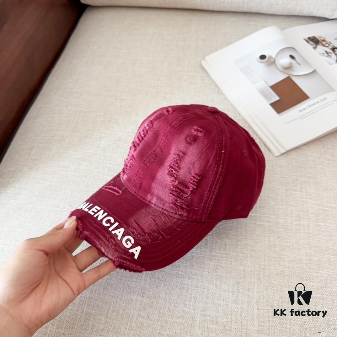 BALENCIAGA New Arrival Stylish Baseball Cap, High-Quality Breathable Design for All Seasons