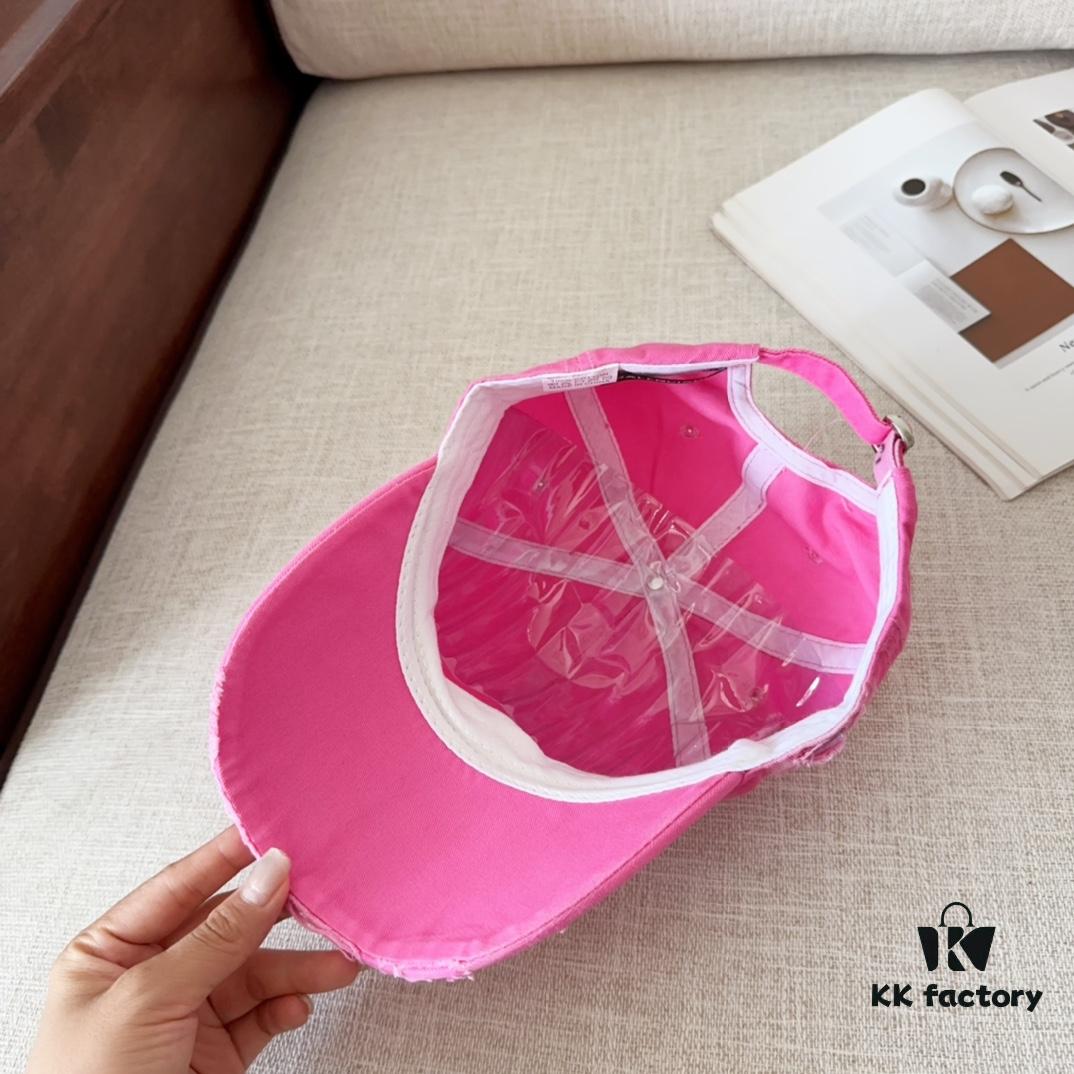 BALENCIAGA New Arrival Stylish Baseball Cap, High-Quality Breathable Design for All Seasons