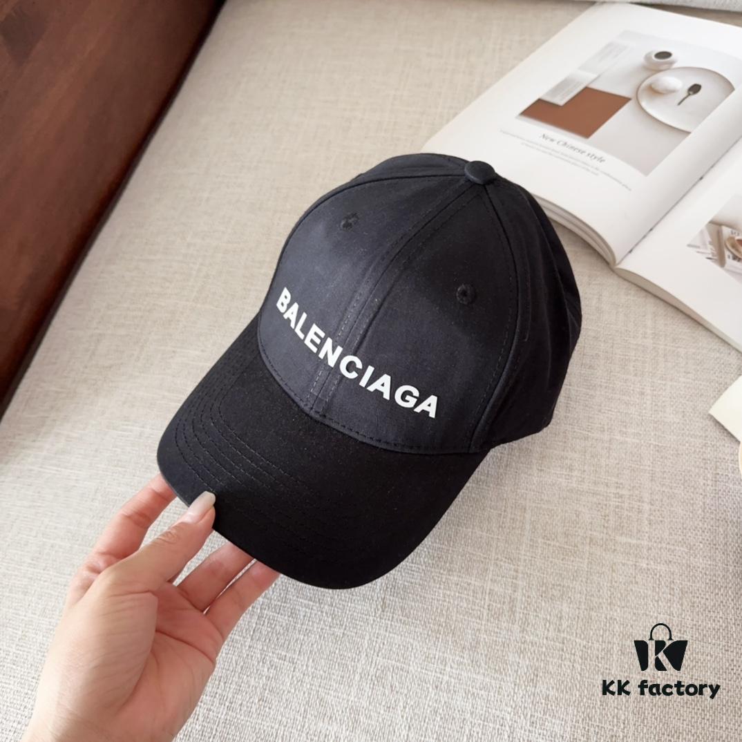 BALENCIAGA New Arrival Stylish Baseball Cap, High-Quality Breathable Design for All Seasons