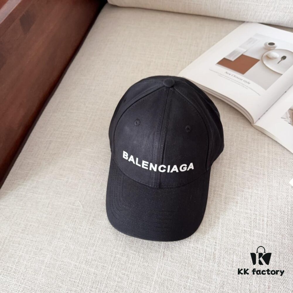 BALENCIAGA New Arrival Stylish Baseball Cap, High-Quality Breathable Design for All Seasons