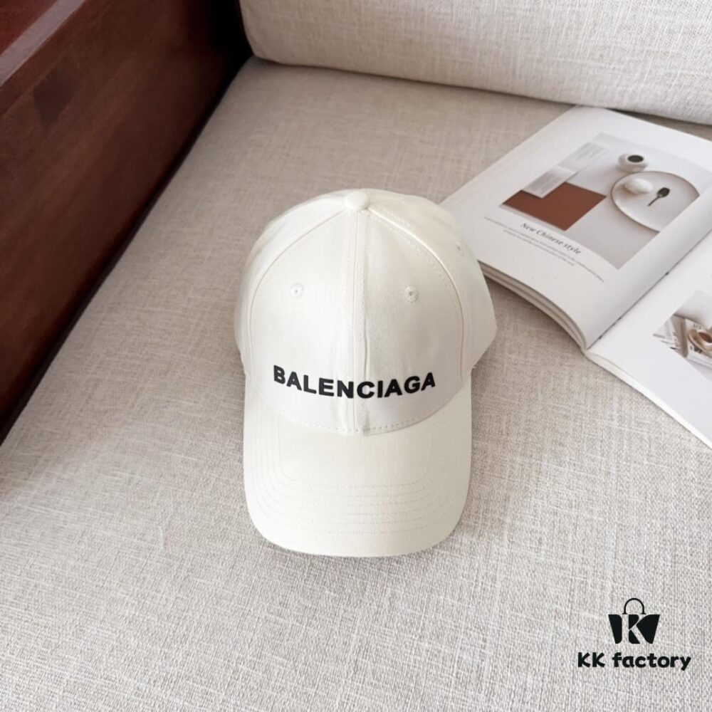 BALENCIAGA New Arrival Stylish Baseball Cap, High-Quality Breathable Design for All Seasons