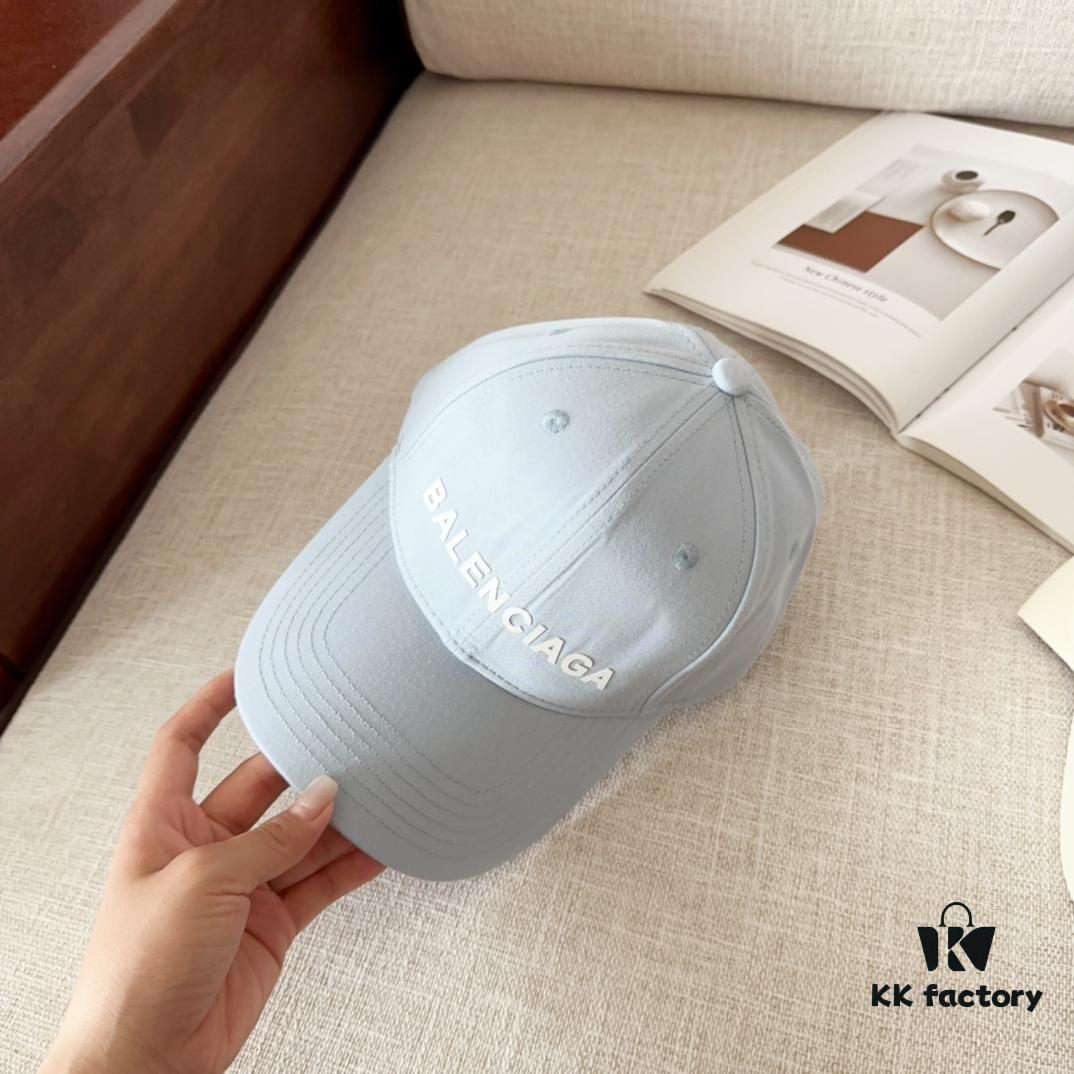 BALENCIAGA New Arrival Stylish Baseball Cap, High-Quality Breathable Design for All Seasons
