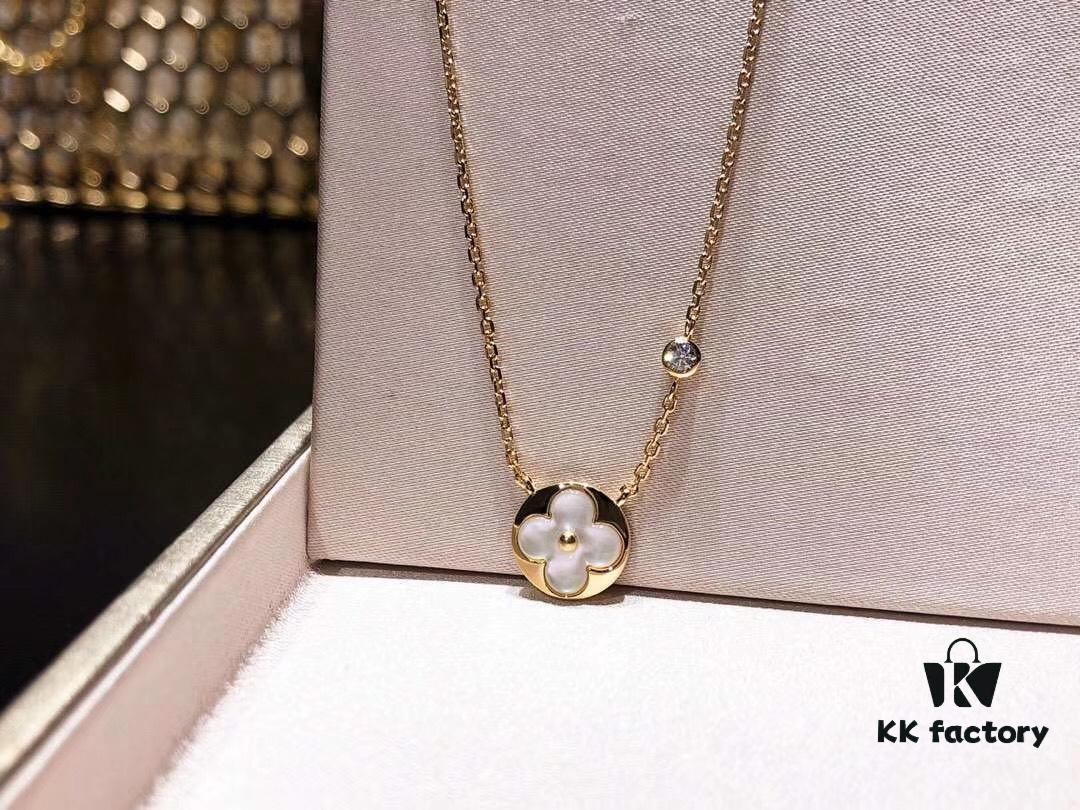 L VBlossom Series Diamond-cut Sunflower Four-Leaf Clover Round Necklace