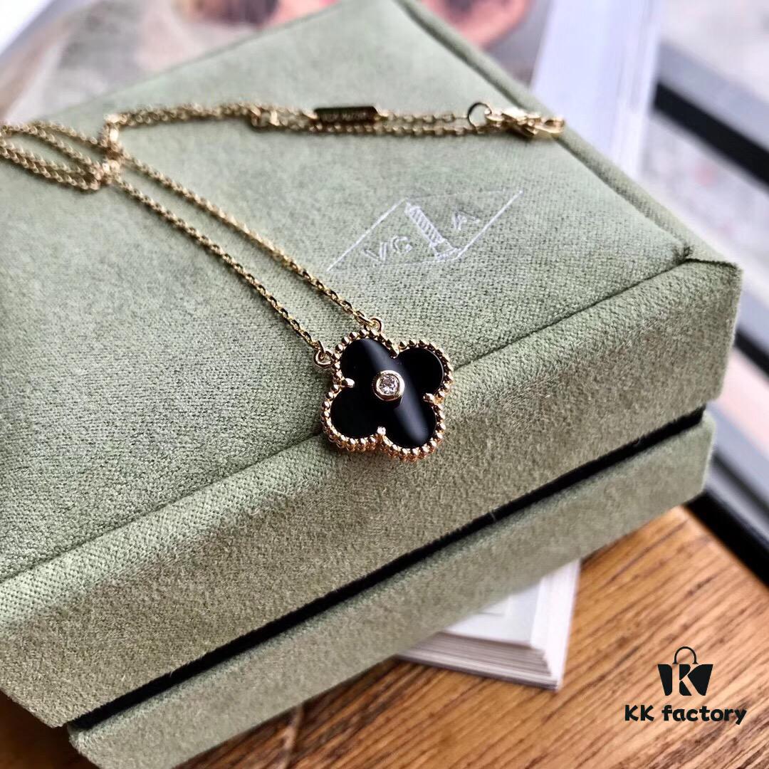 Van Cleef & Arpels Clover Diamond Necklace in Silver Version