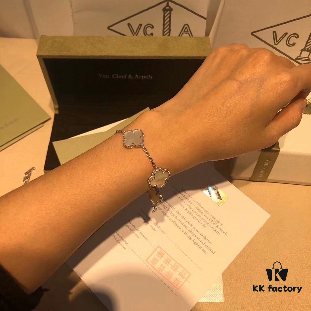 VCA Van Cleef & Arpels White Mother-of-Pearl Set