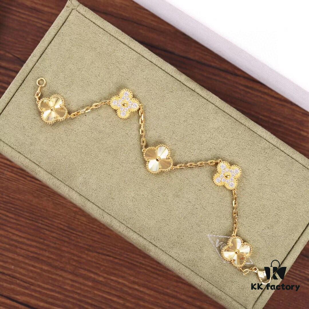 VCA Gold Stripe Four-Leaf Clover Bracelet