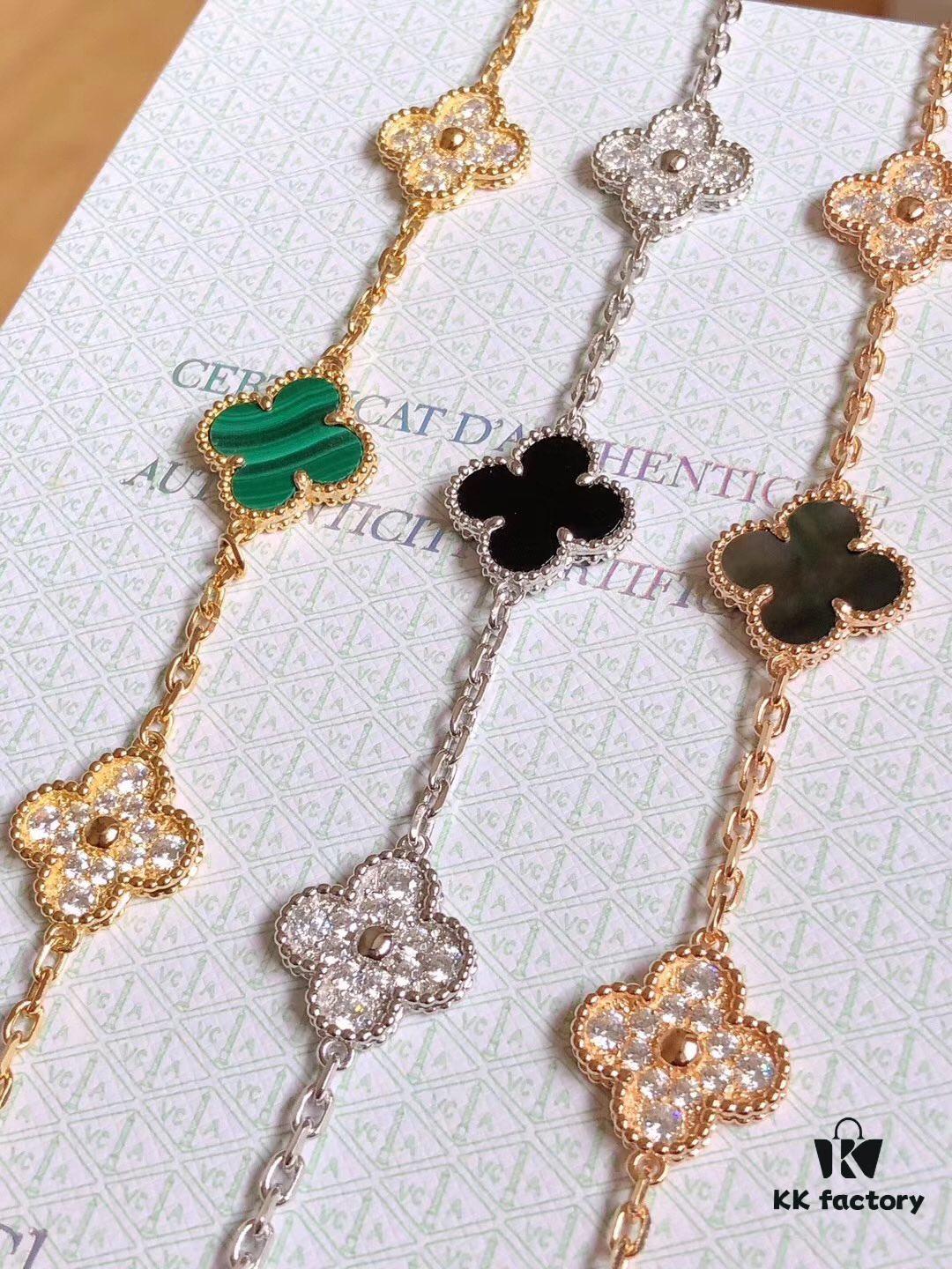 VCA Tricolor Five-Petal Diamond-Inlaid 50th Anniversary Commemorative Bracelet with Natural Stones and Natural Gray Mother of Pearl