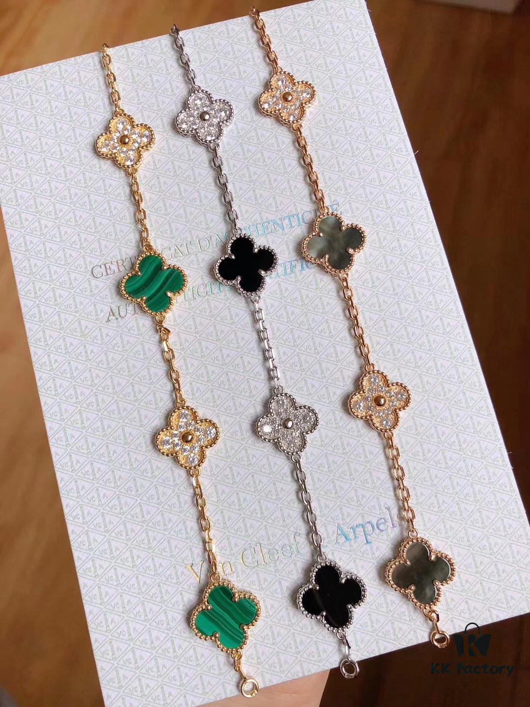 VCA Tricolor Five-Petal Diamond-Inlaid 50th Anniversary Commemorative Bracelet with Natural Stones and Natural Gray Mother of Pearl