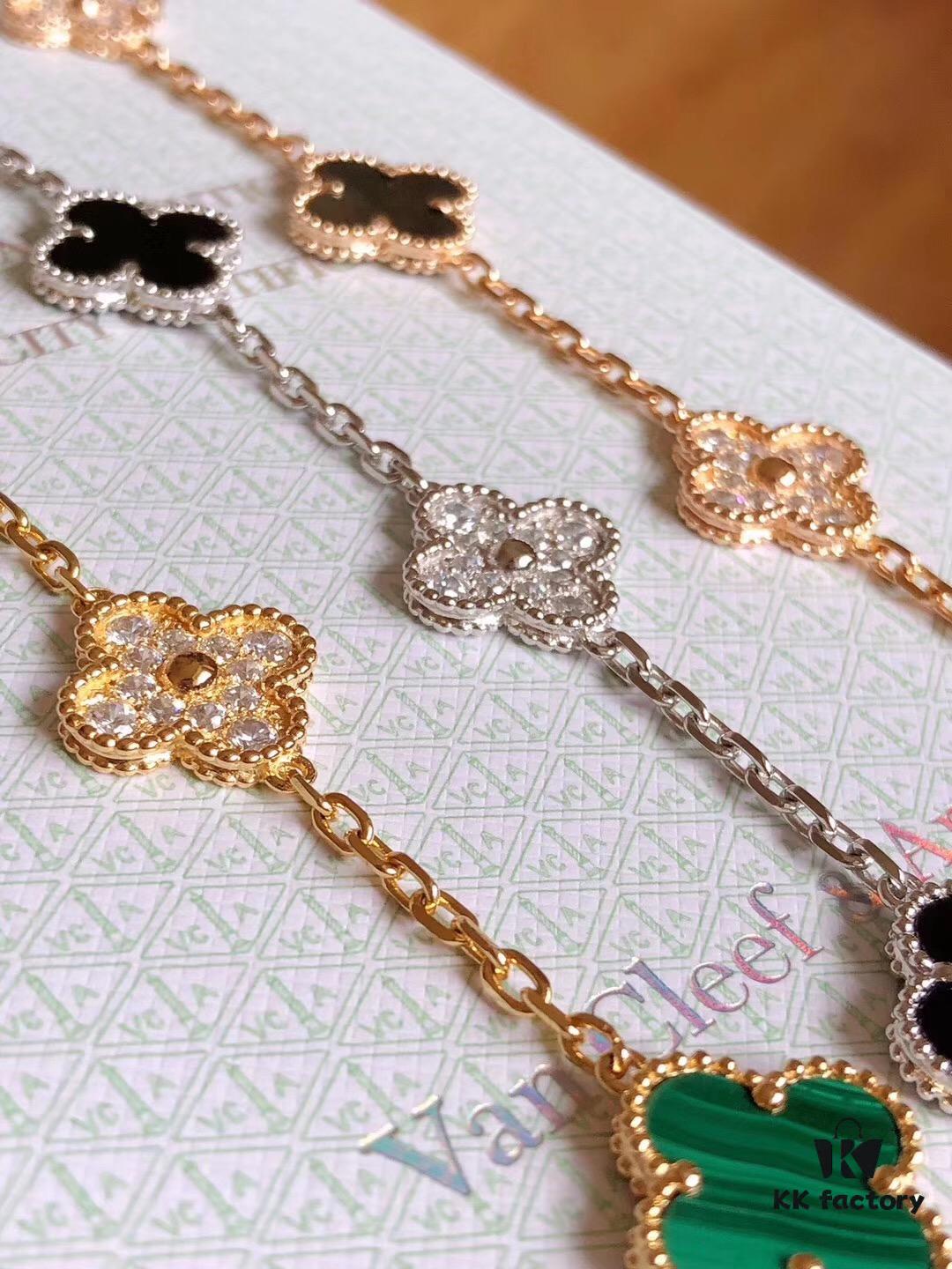 VCA Tricolor Five-Petal Diamond-Inlaid 50th Anniversary Commemorative Bracelet with Natural Stones and Natural Gray Mother of Pearl