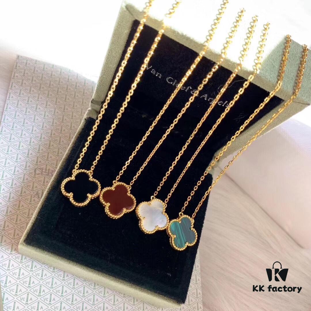 Luxury Level Replica 👄 VCA Van Cleef & Arpels Classic Medium Four-Leaf Clover Necklace in Gold Tone!