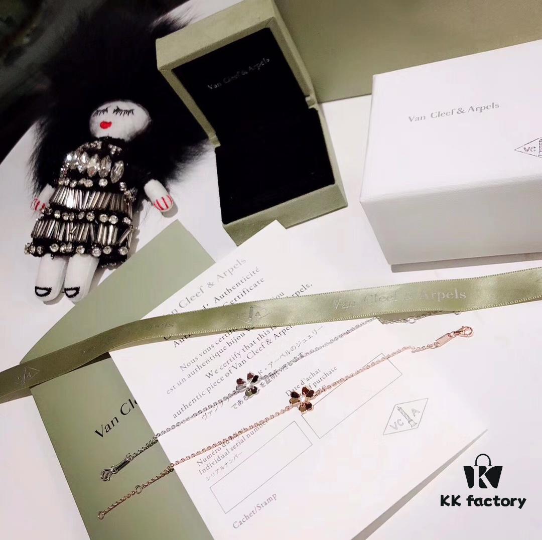 Brand New VCA Van Cleef & Arpels Frivole Series ☘️🌸✨✨ Clover Necklace