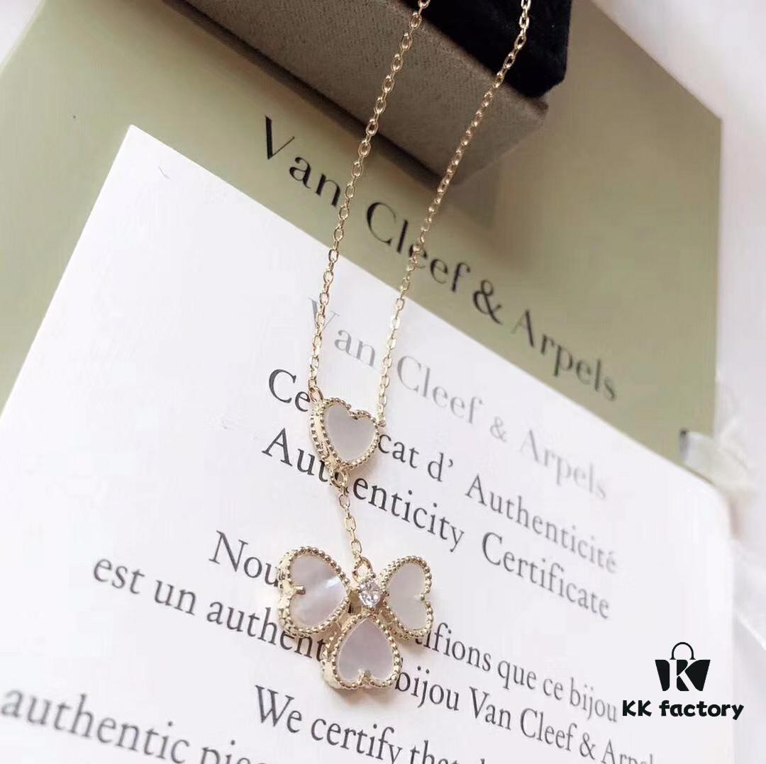 VCA Van Cleef & Arpels Sweet Series Rose Heart Pendant Tassel Necklace, High-End Custom Crafted with Imported S925 Sterling Silver and Natural Red Agate, Counter Proportion, Original Clasp