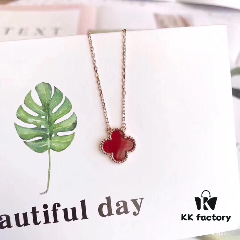 Seiko Oriental Invincible Style, Timeless Classic! Lucky Clover Medium Necklace