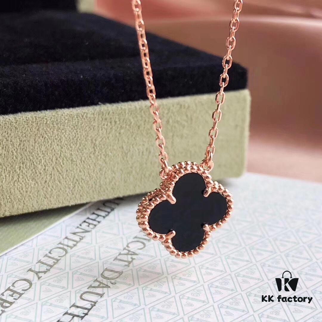 Van Cleef & Arpels VCA Alhambra Clover Necklace, Authentic Design! The clover-shaped agate features smooth contours and elegant lines, with hand-polished fine beads for a full, three-dimensional appearance. Premium lobster clasp with custom-level craftsmanship and an exclusive anti-counterfeit code—each necklace has a unique identification number, ensuring authenticity. Hand-engraved chain links, each link featuring four facets. Exquisite workmanship exudes refined elegance. Beautiful when worn alone or layered.